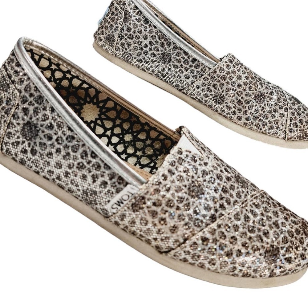 Toms Shoes Women’s Size 7.5 W Silver Black Glitter Shimmer Sparkle Flats
